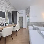 Domus Pietro 3* Roma